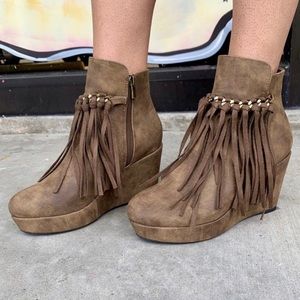 FRINGE WEDGES!